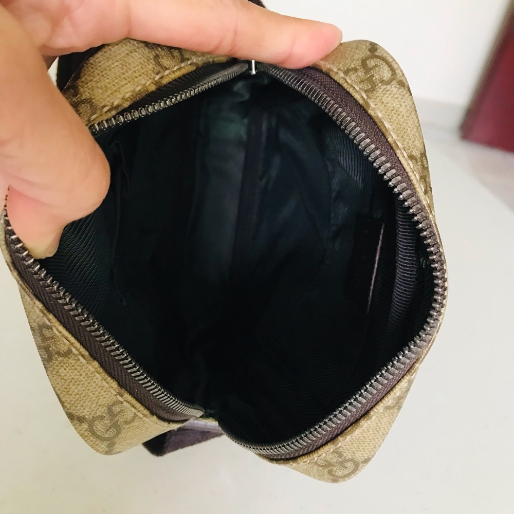 Gucci Beige Brown Monogram Messenger Bag - Picture 12 of 16